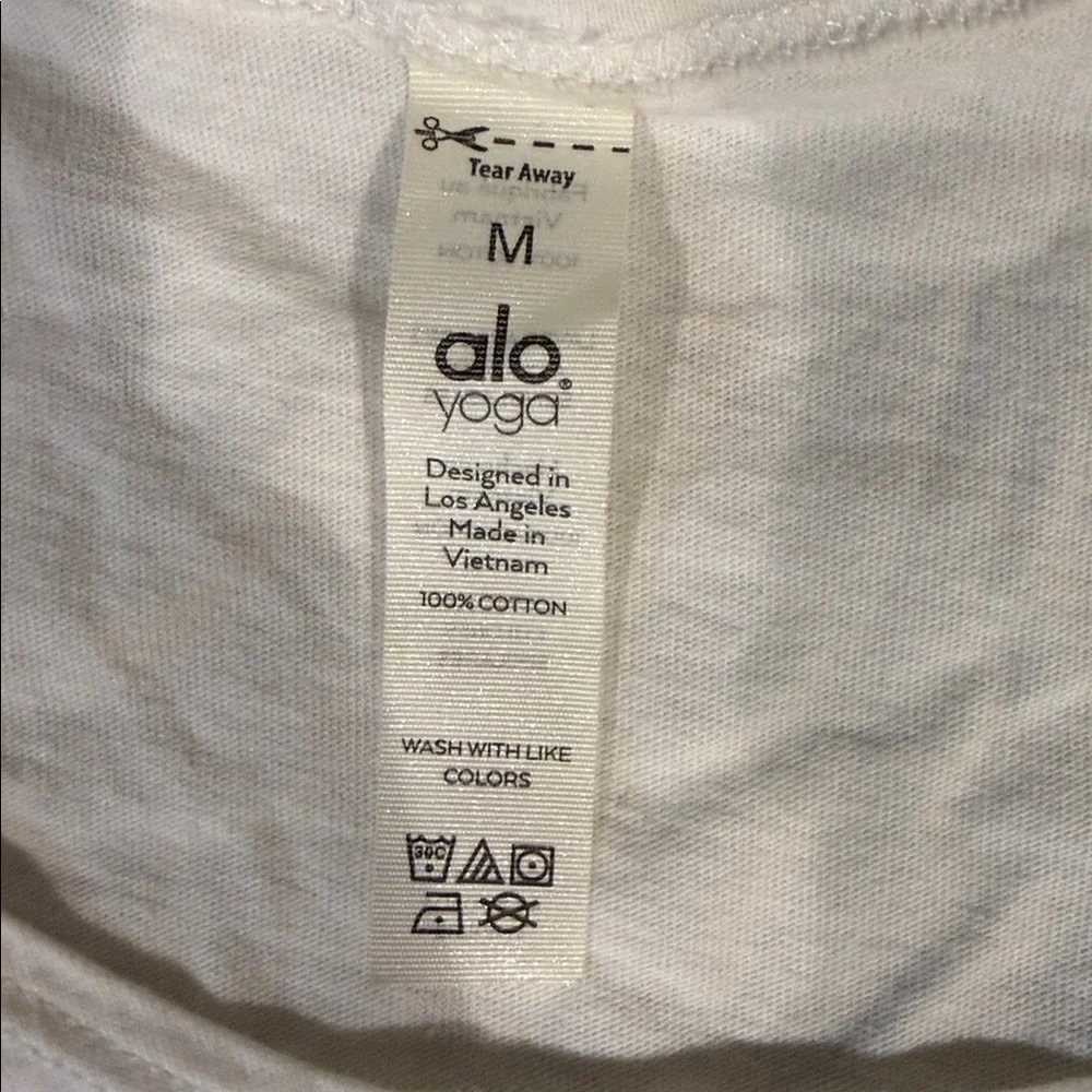 ALO Yoga White Scoop Neck cropped Tank Top - Picture 2 of 3